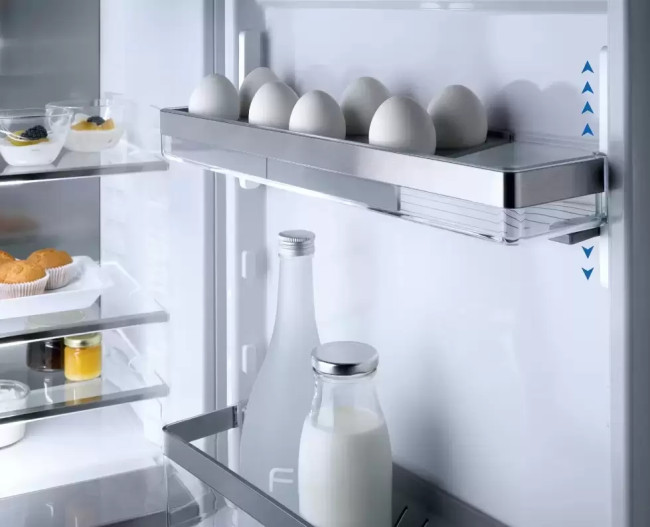 Встраиваемый холодильник Miele KFN 7795 C Встраиваемый холодильник Miele KFN 7795 C