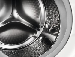 Стирально-сушильная машина Electrolux EW9WR161BC