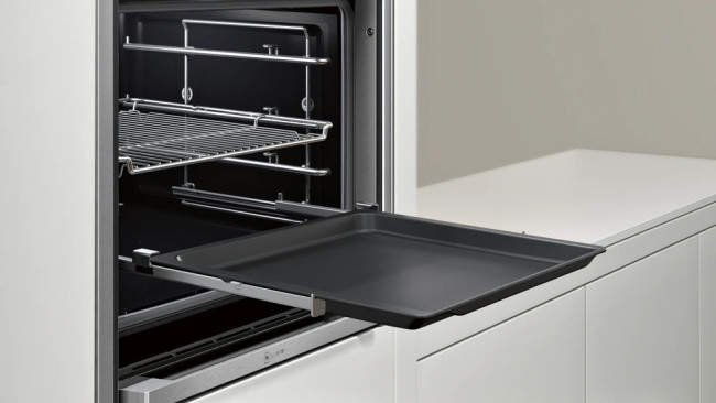 Духовой шкаф с паром Neff B45FS24N0