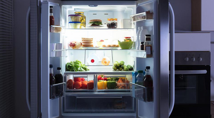 холодильник с антибактериальным покрытием и системой очистки воздуха